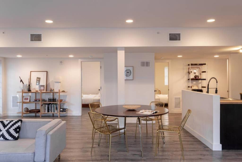 Photo of Livingroom in South Pointe