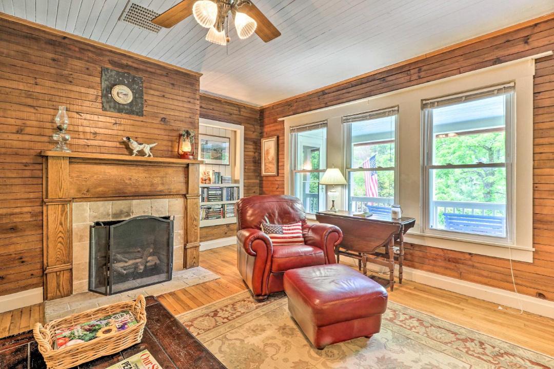Photo of Livingroom in Crumpler