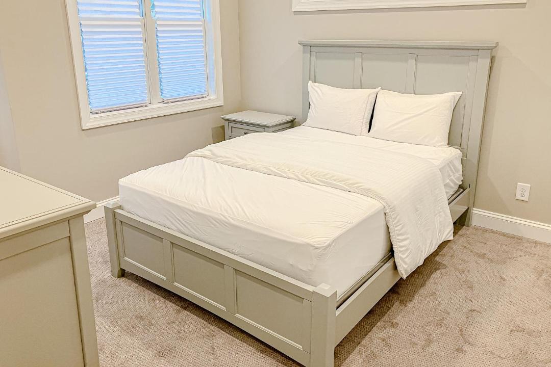 Photo of Bedroom in Country Club Estates