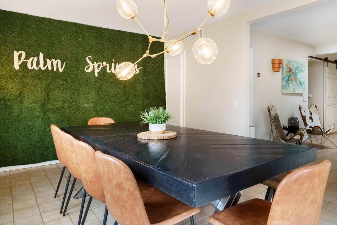 Photo of Livingroom in Desert Park Estates