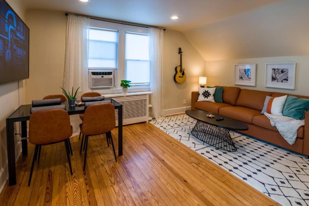 Photo of Livingroom in Hawthorne