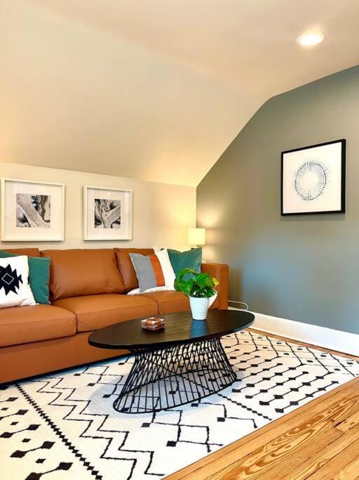 Photo of Livingroom in Hawthorne