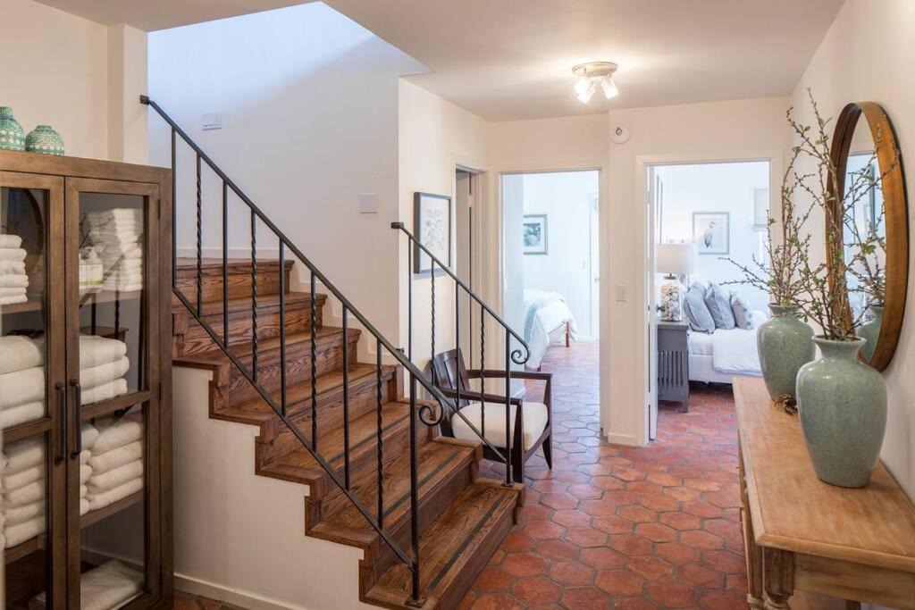Photo of Livingroom in Golden Rectangle