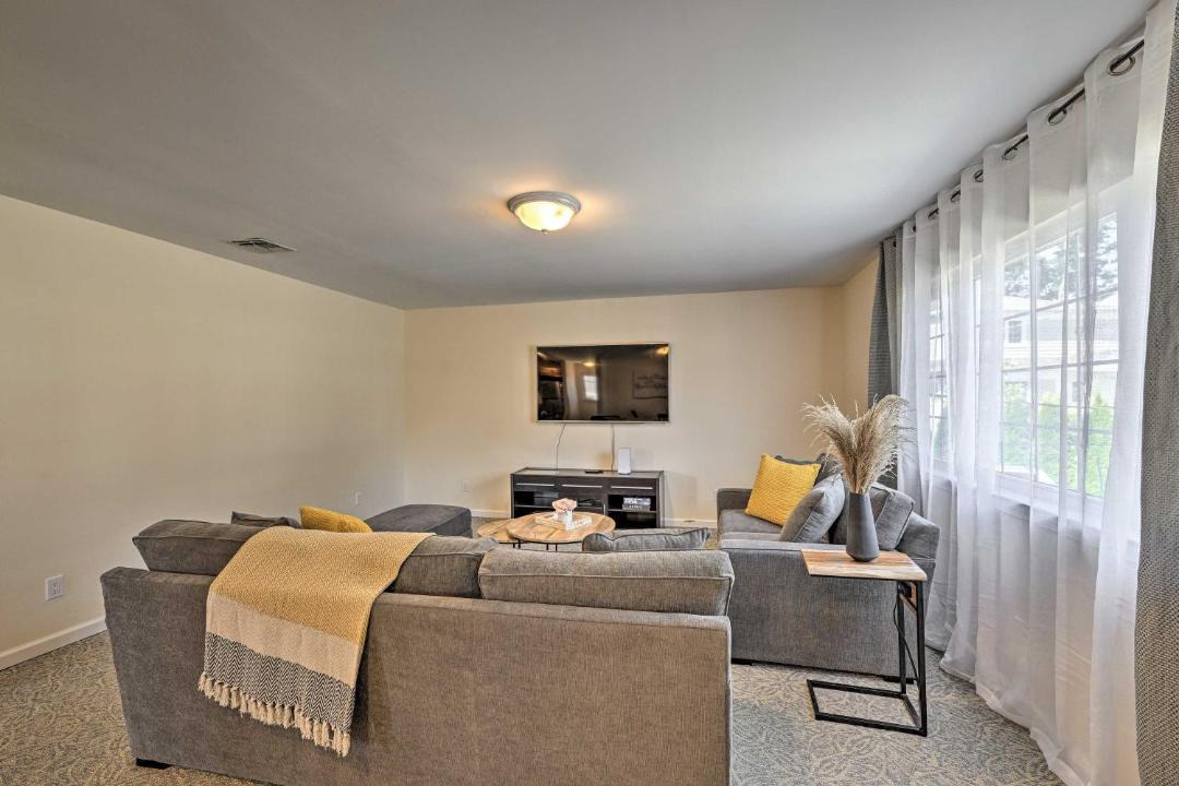 Photo of Livingroom in Glen Cove