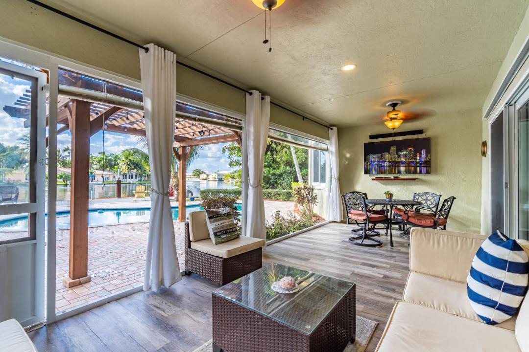Photo of Livingroom in Coral Shores