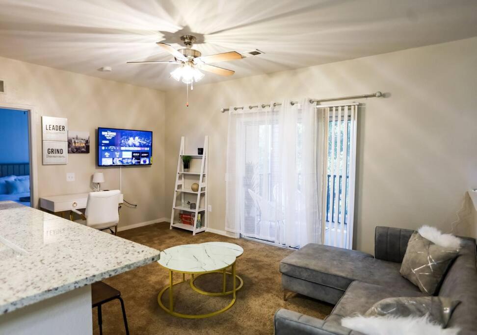Photo of Livingroom in Ferry Pass