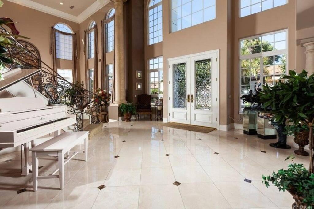 Photo of Buildings in Laguna Hills