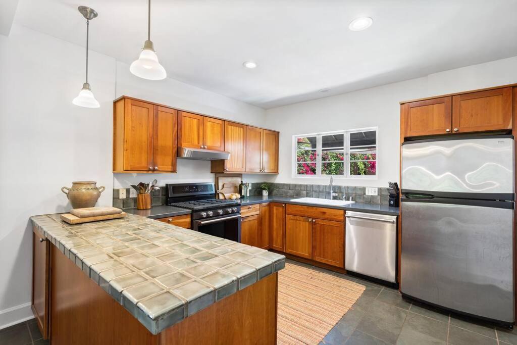 Photo of Kitchen in Mid-Wilshire