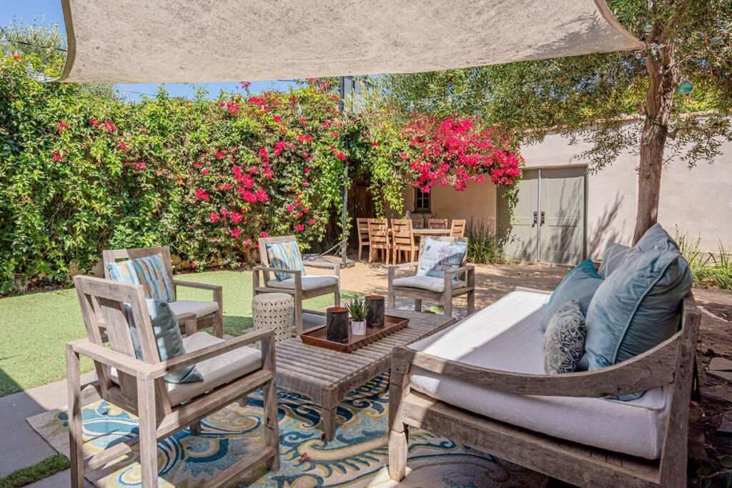 Photo of Patio Balcony in Mid-Wilshire