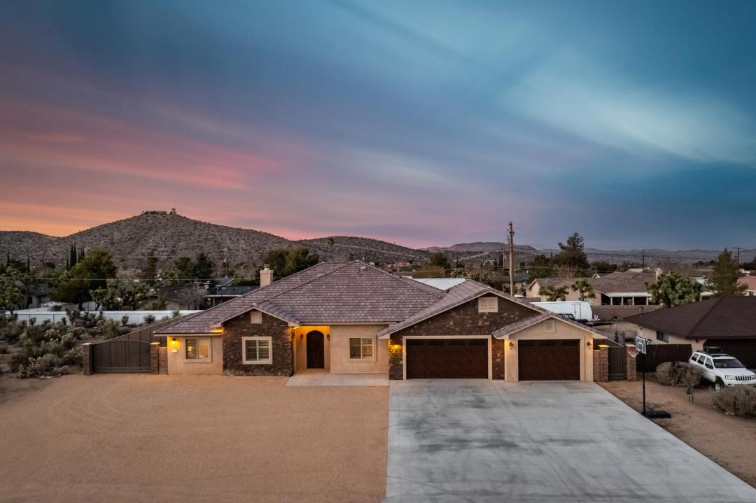Photo of Buildings in Yucca Valley