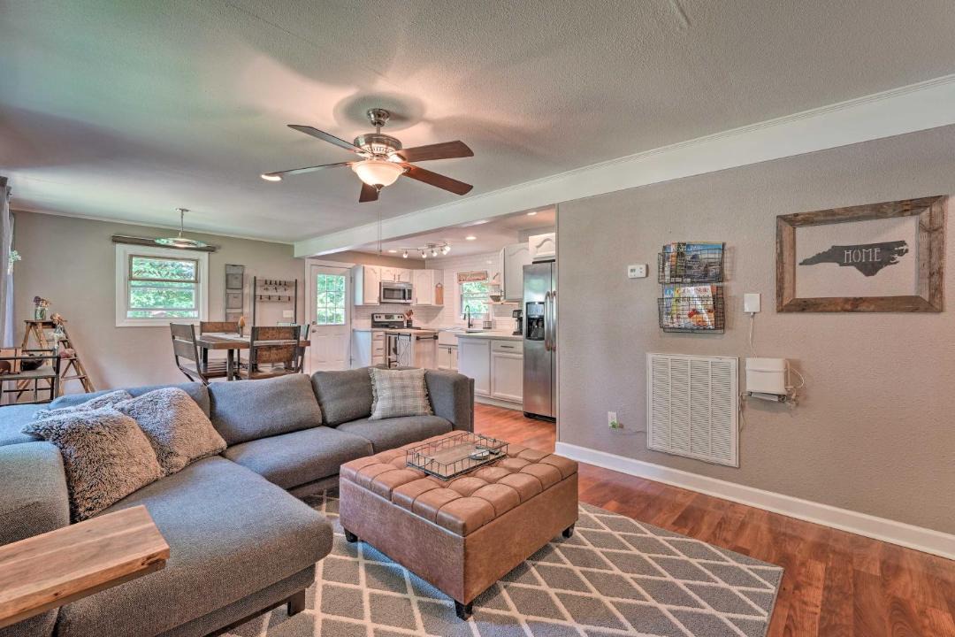 Photo of Livingroom in Black Mountain