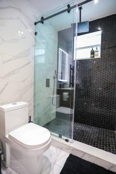 Photo of Bathroom in Bayside Historic District