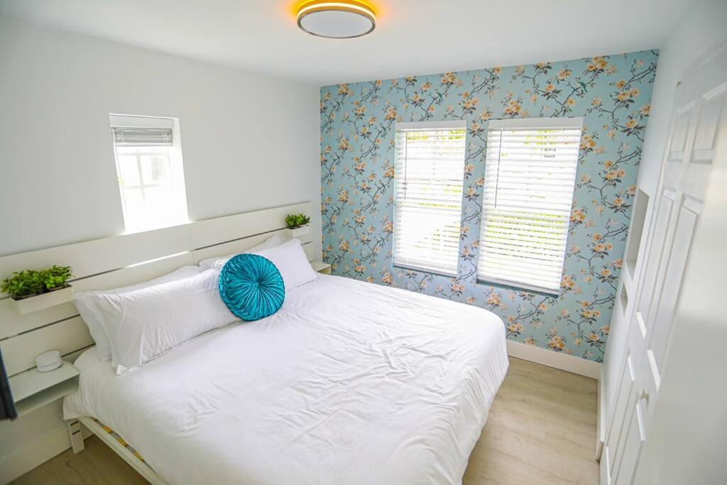 Photo of Bedroom in Bayside Historic District