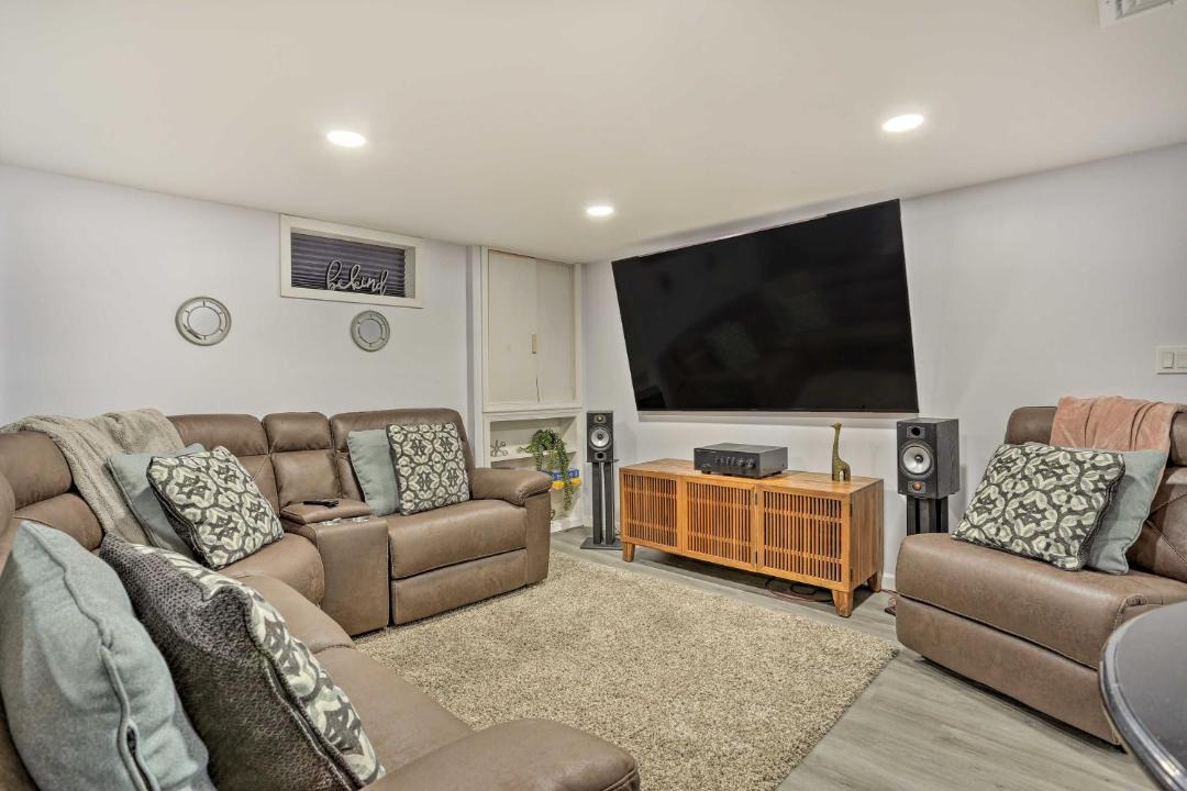 Photo of Livingroom in Saddle Brook