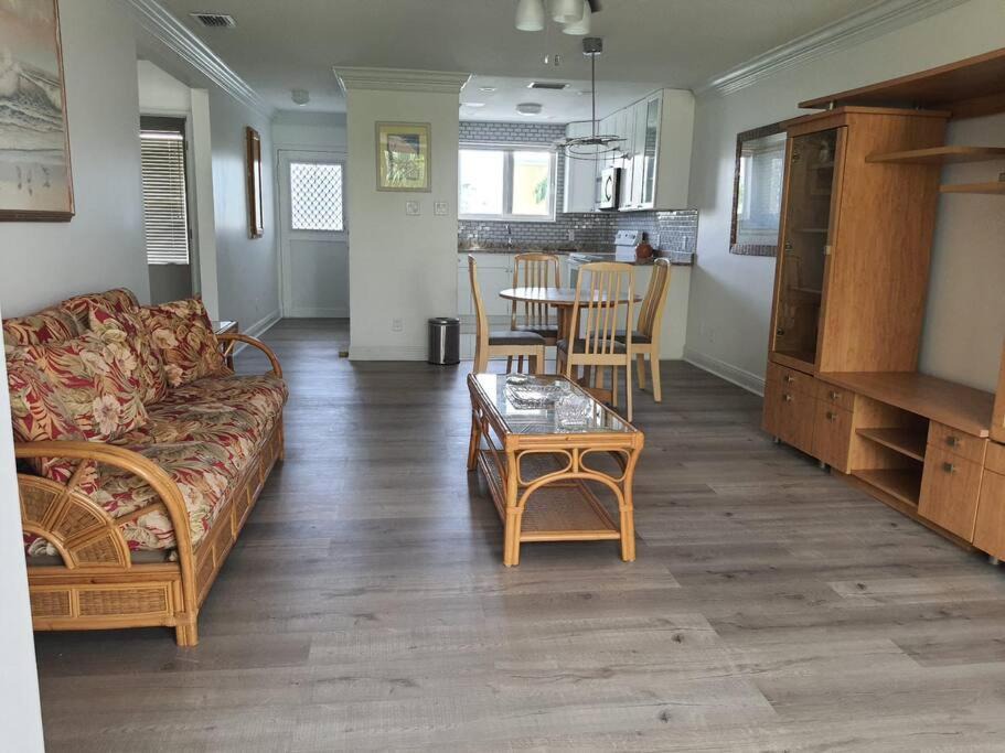 Photo of Livingroom in Sunrise Park