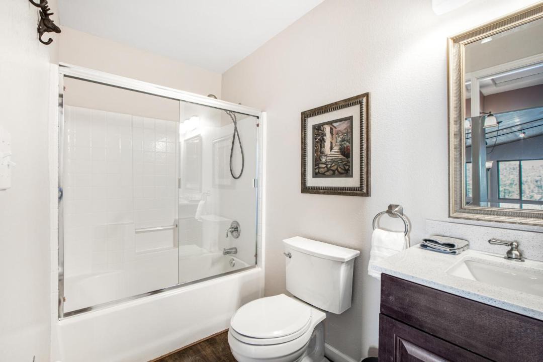 Photo of Bathroom in Idyllwild