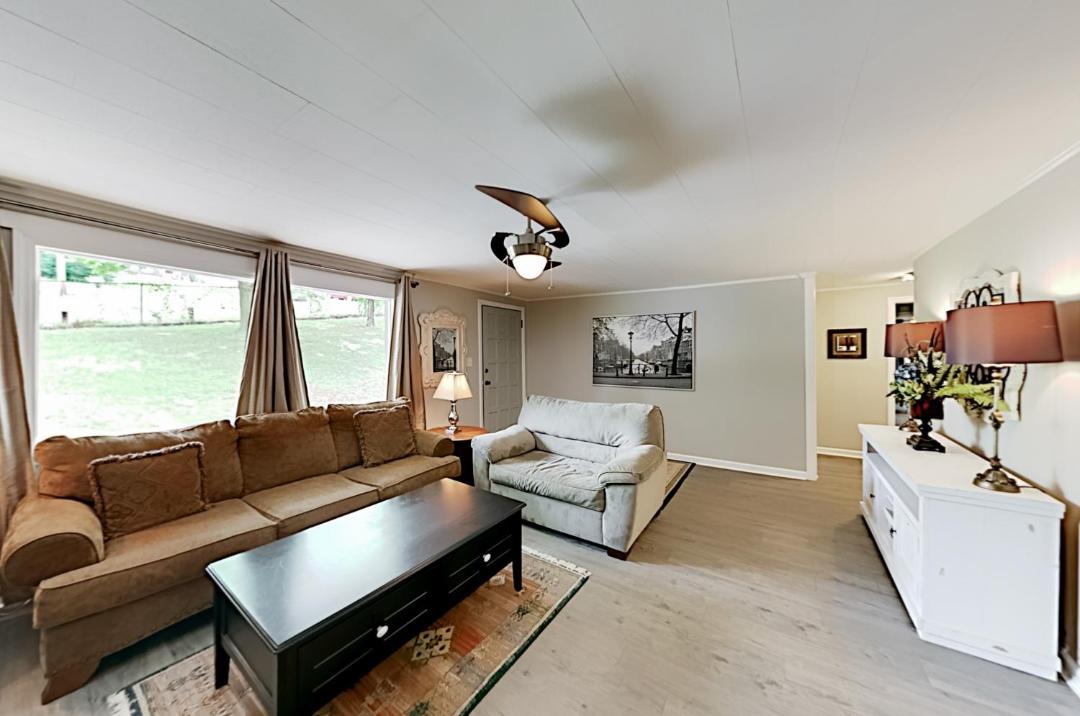 Photo of Livingroom in Woodfin