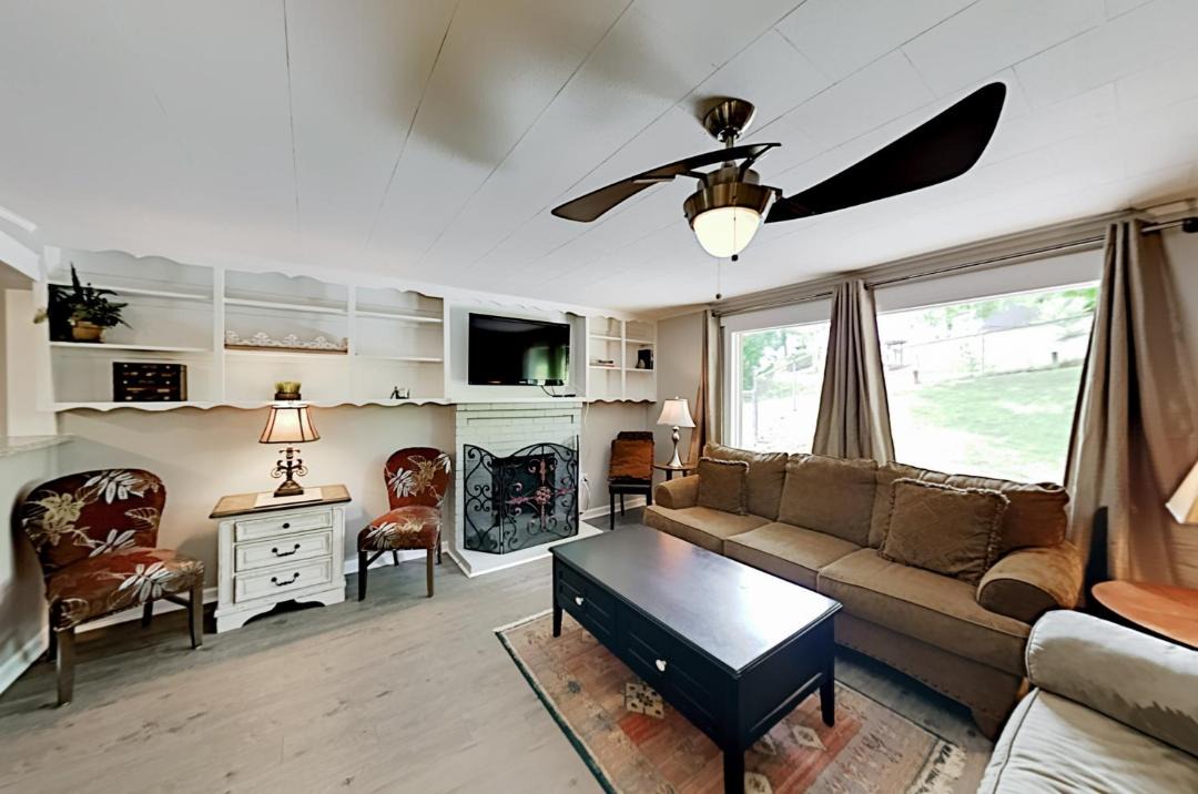 Photo of Livingroom in Woodfin