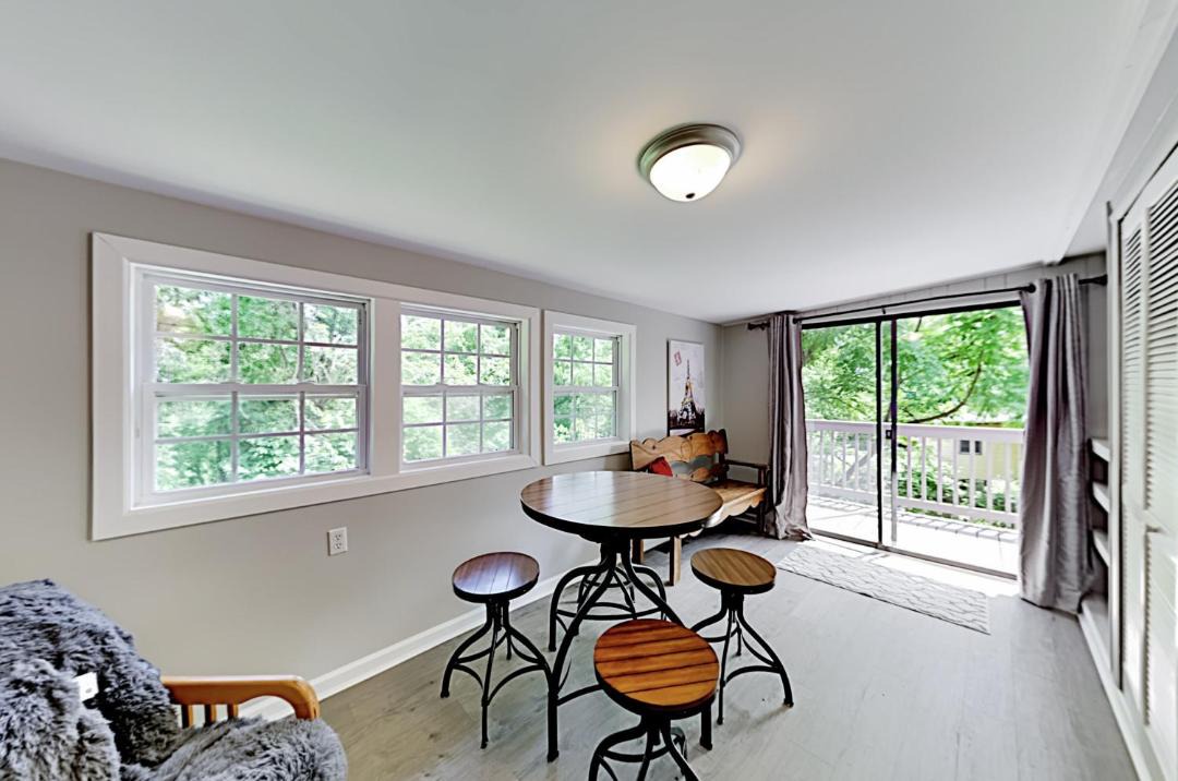 Photo of Livingroom in Woodfin