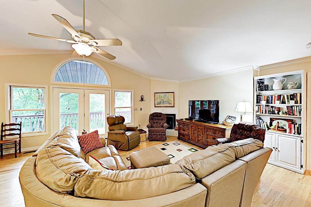 Photo of Livingroom in Black Mountain