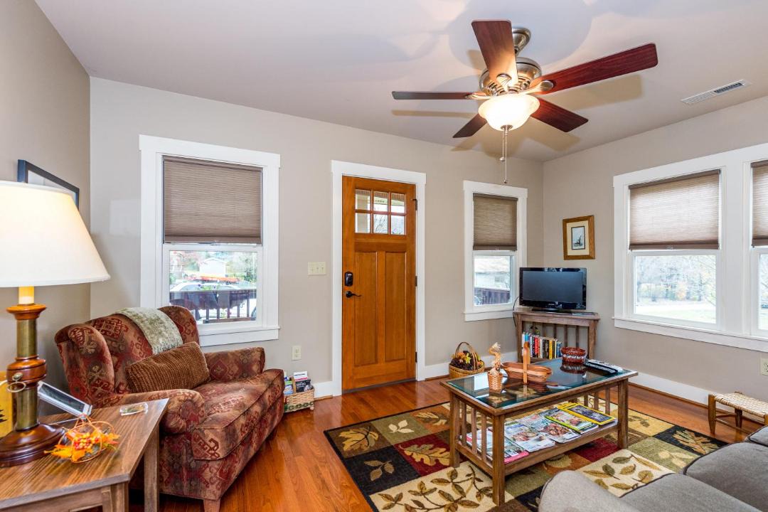 Photo of Livingroom in Black Mountain