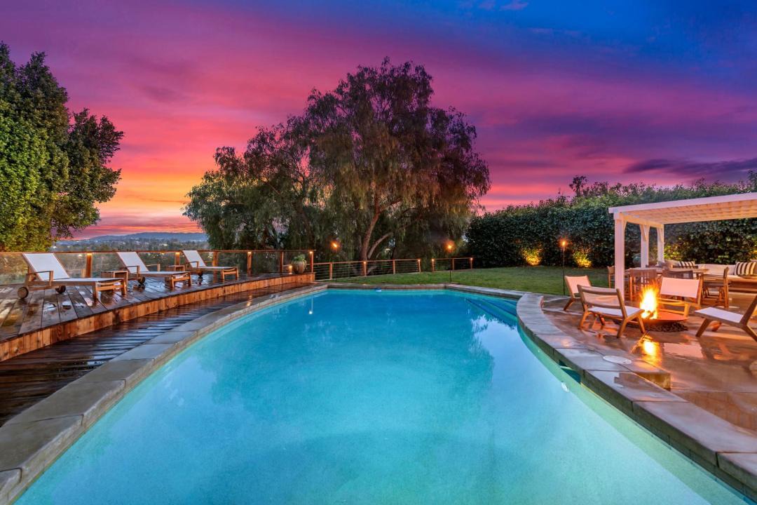 Photo of Outdoor in Woodland Hills