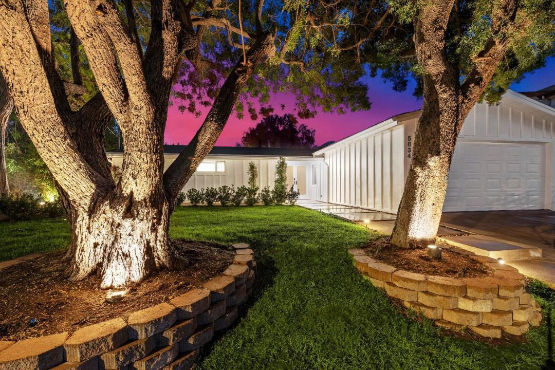 Photo of Buildings in Woodland Hills