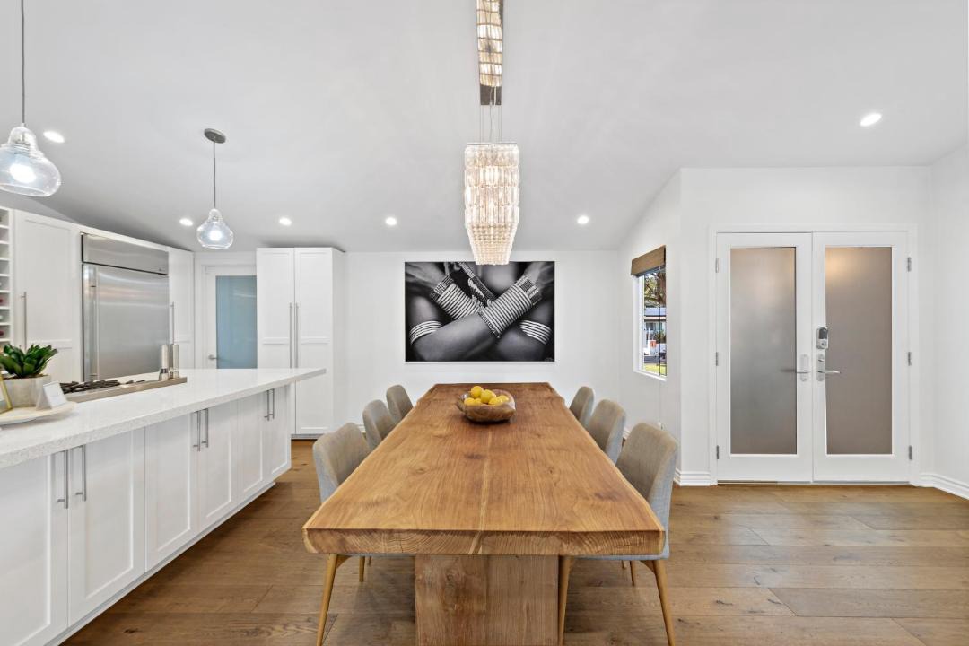 Photo of Livingroom in Woodland Hills