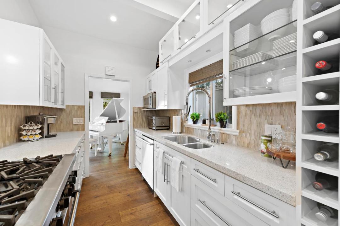 Photo of Kitchen in Woodland Hills