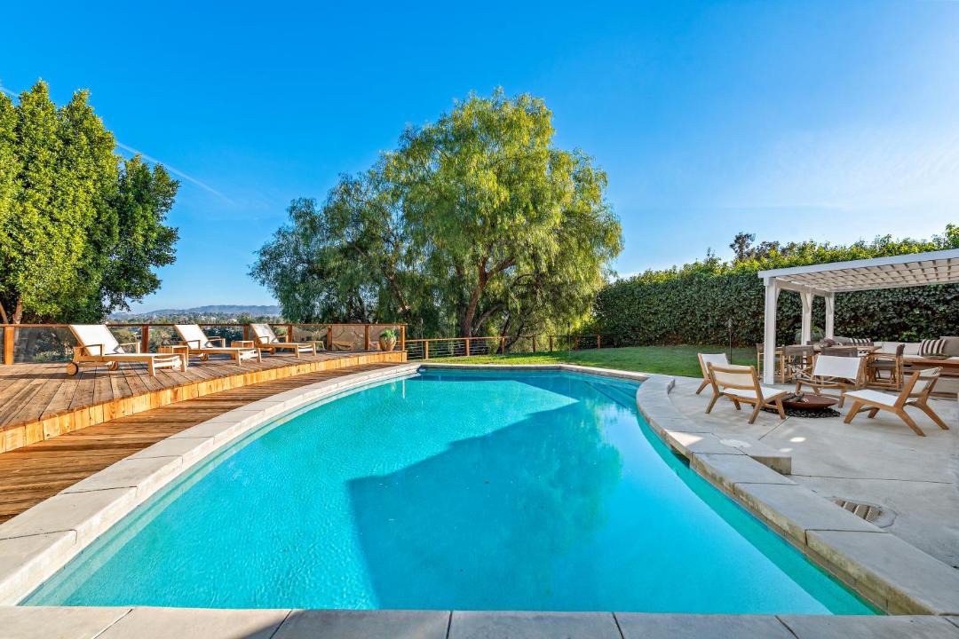 Photo of Outdoor in Woodland Hills