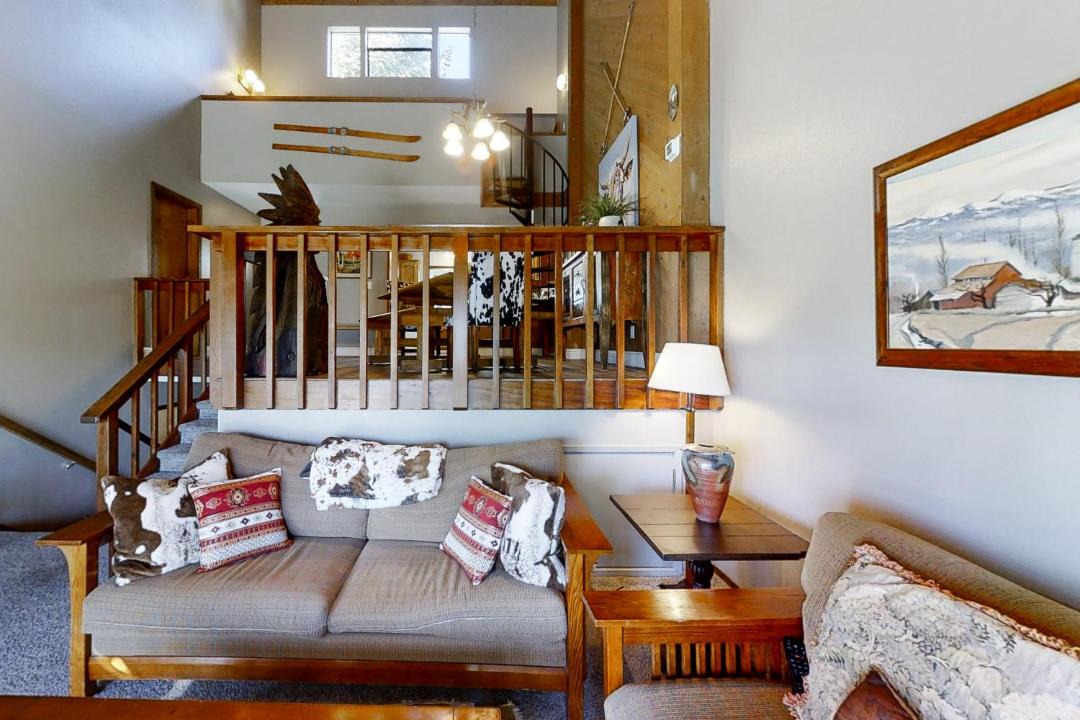 Photo of Livingroom in Lakeshore