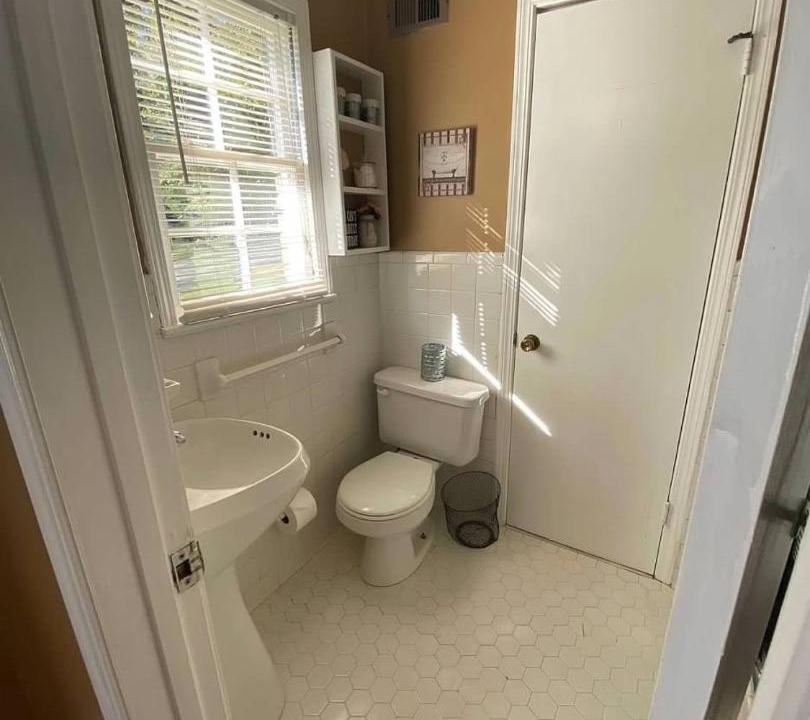 Photo of Bathroom in Woodland Hills