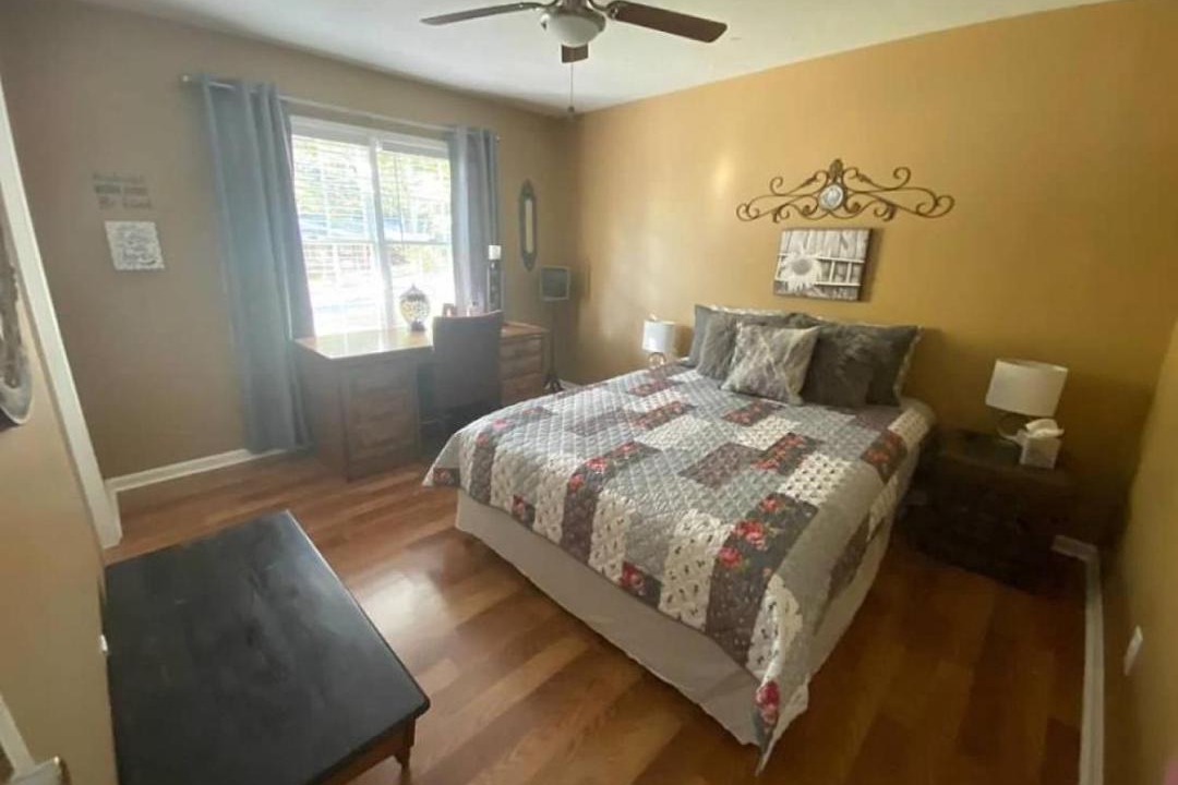 Photo of Bedroom in Woodland Hills
