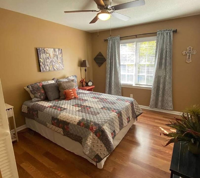 Photo of Bedroom in Woodland Hills
