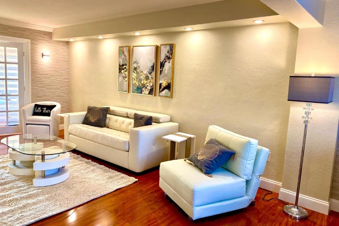 Photo of Livingroom in North Bay Village