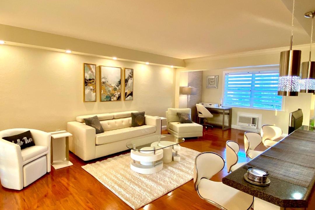 Photo of Livingroom in North Bay Village