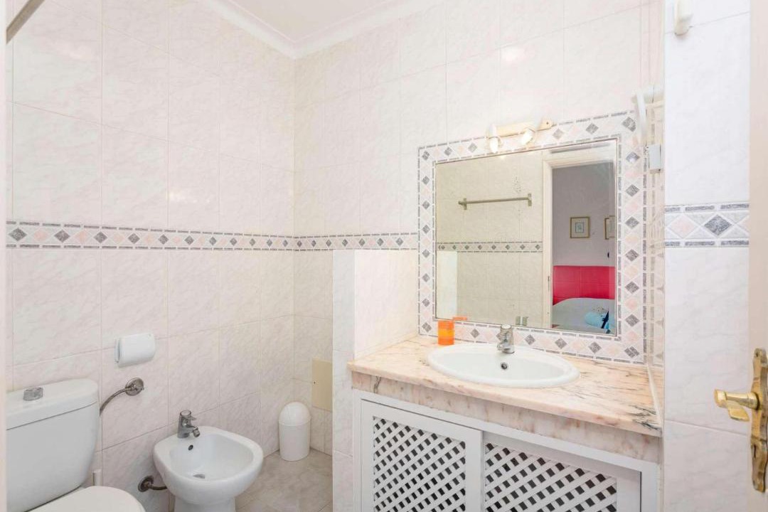 Photo of Bathroom in Quarteira