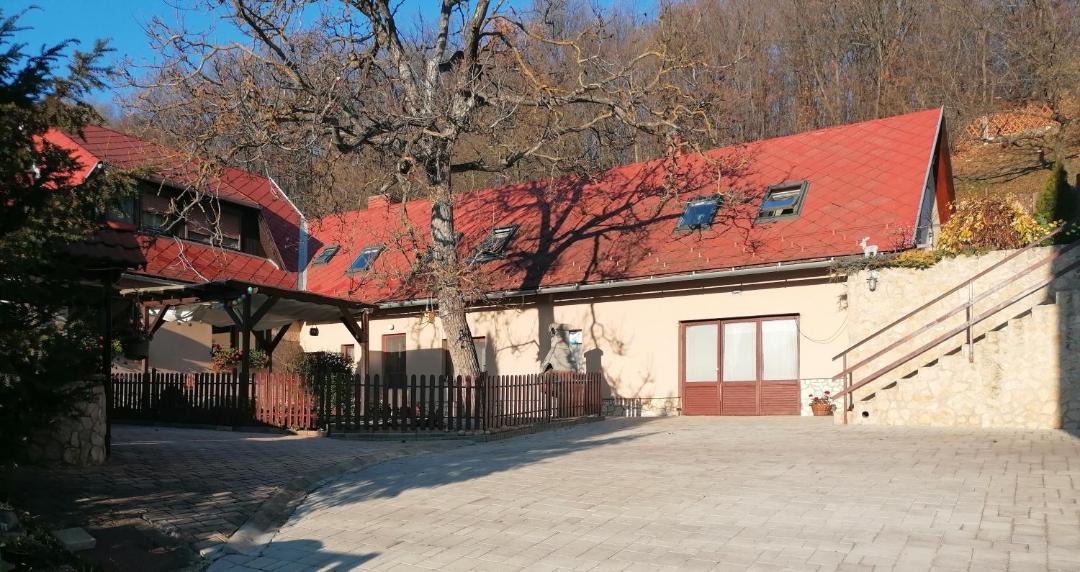 Photo of Buildings in Epleny