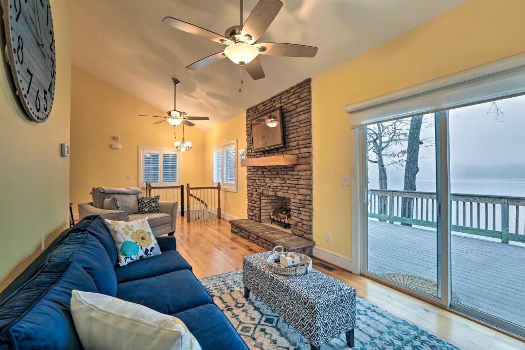 Photo of Livingroom in New London
