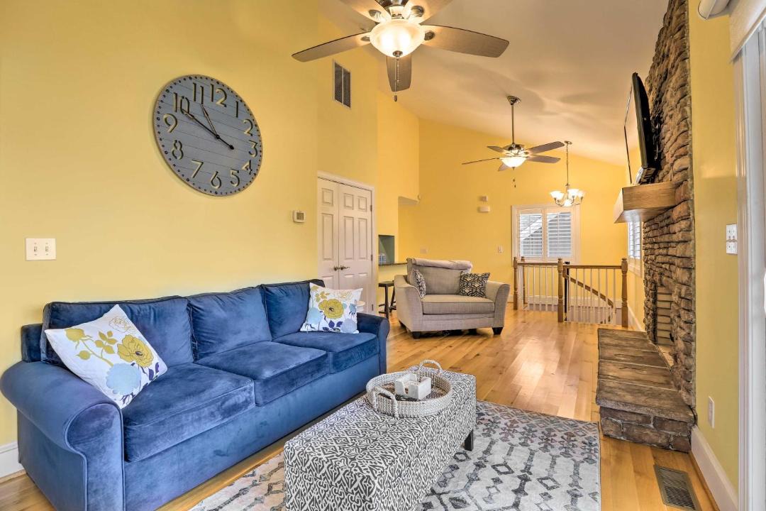 Photo of Livingroom in New London