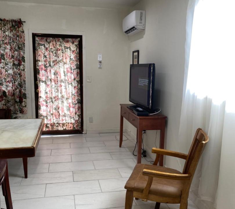 Photo of Livingroom in Van Nuys