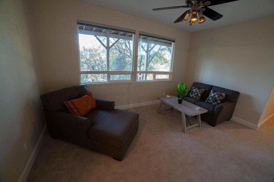 Photo of Livingroom in Groveland