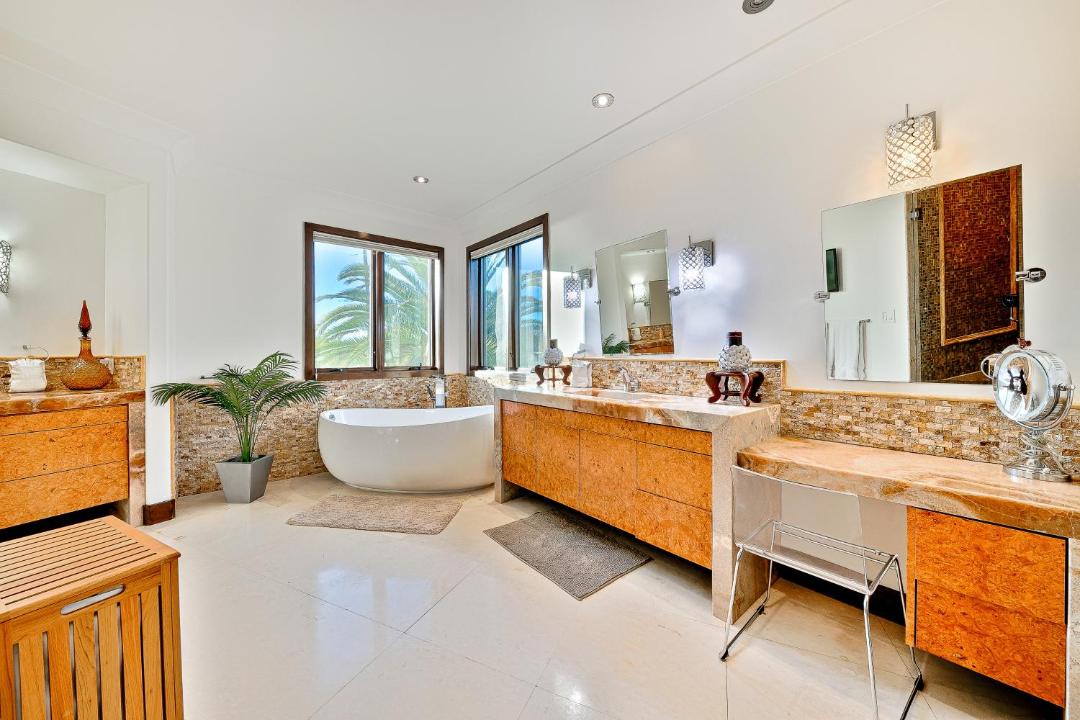 Photo of Livingroom in La Jolla Mesa