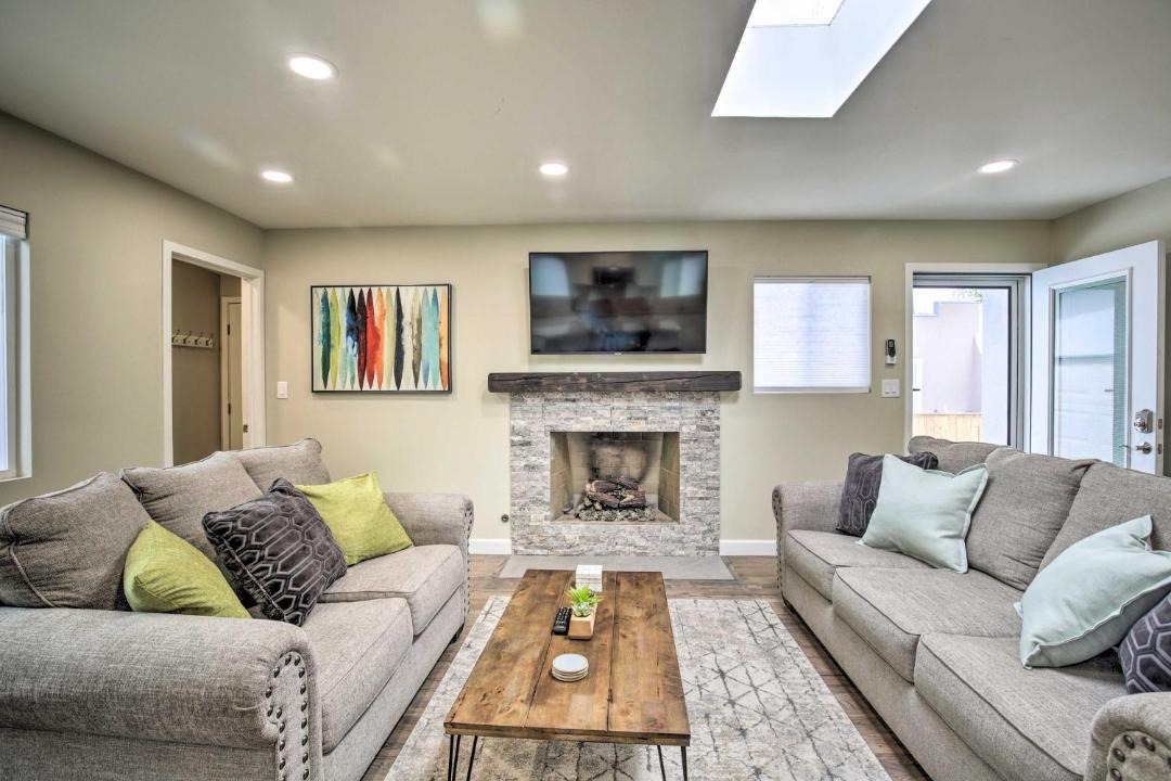 Photo of Livingroom in Carlsbad Village