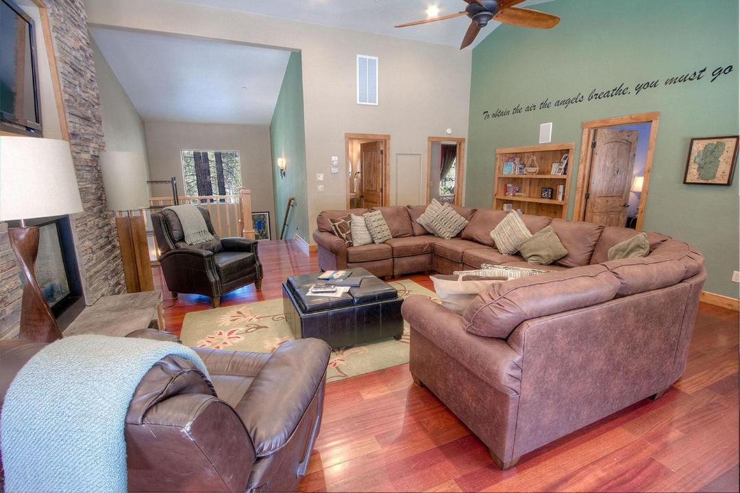 Photo of Livingroom in South Lake Tahoe