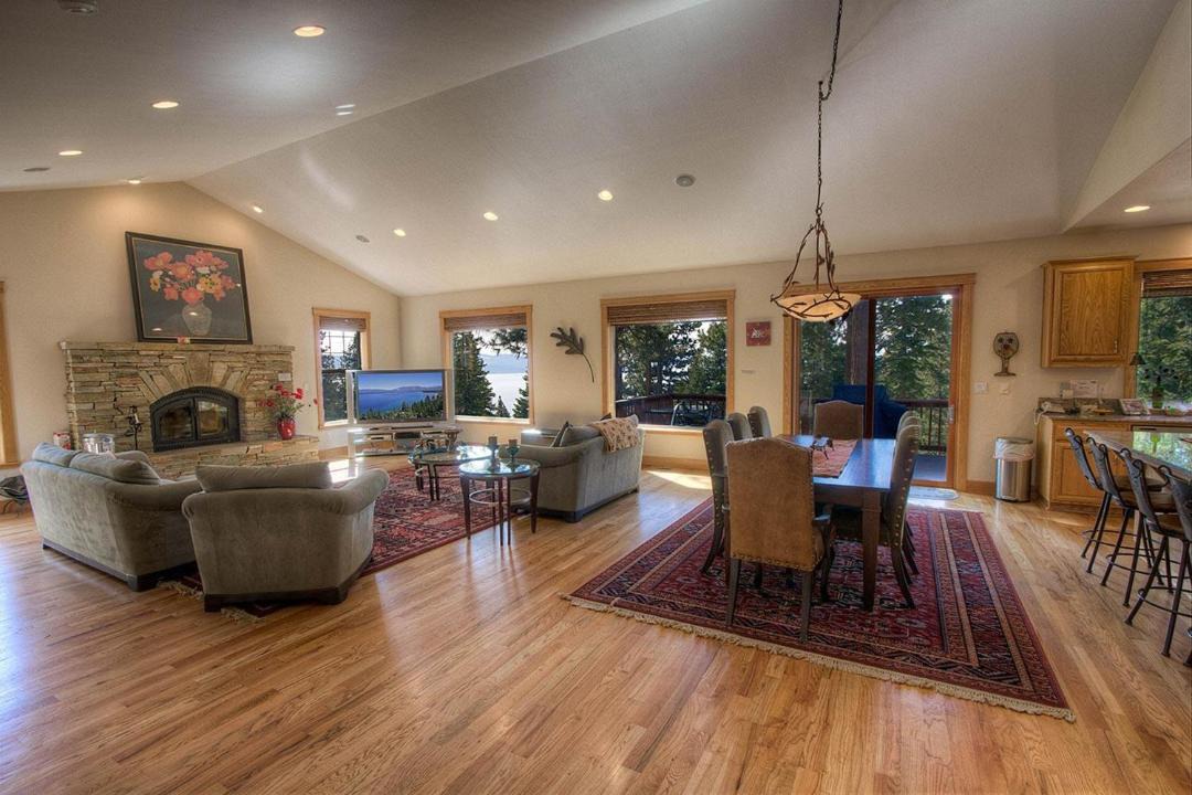 Photo of Livingroom in Kingswood Estates