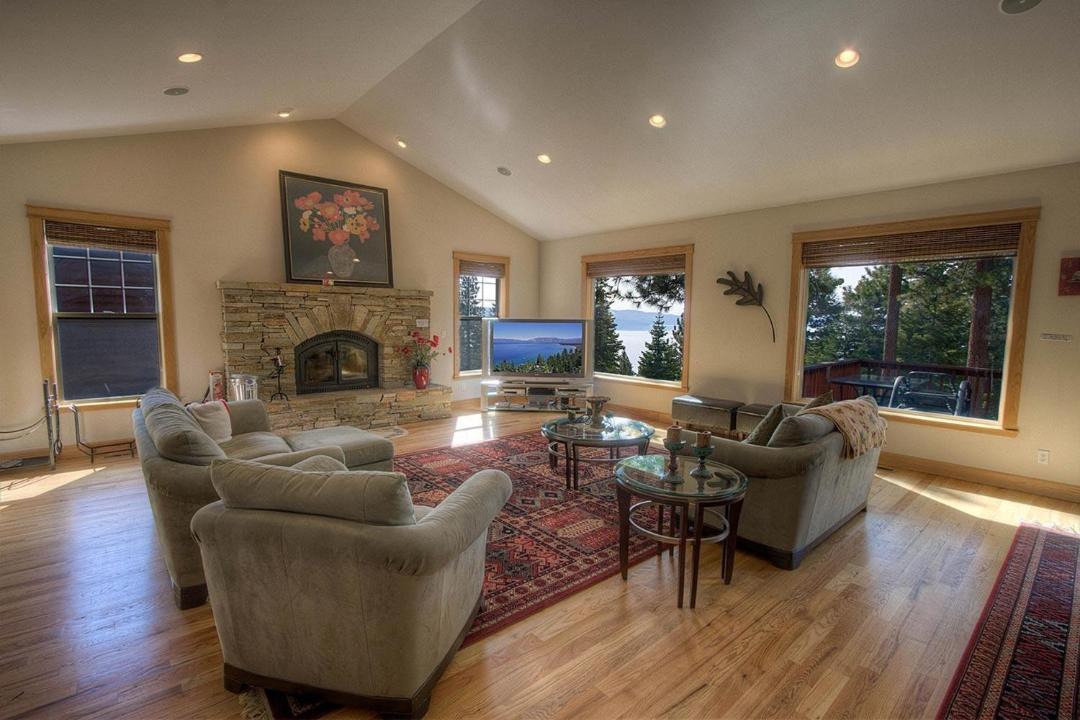 Photo of Livingroom in Kingswood Estates