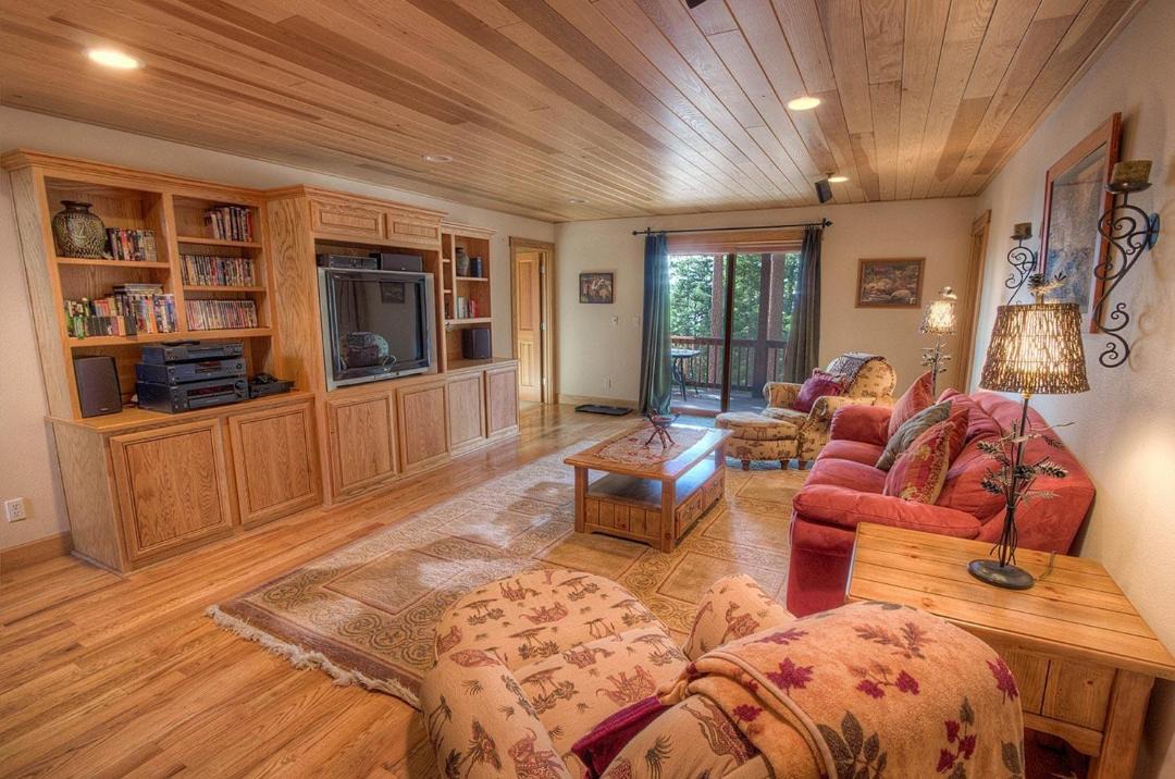 Photo of Livingroom in Kingswood Estates