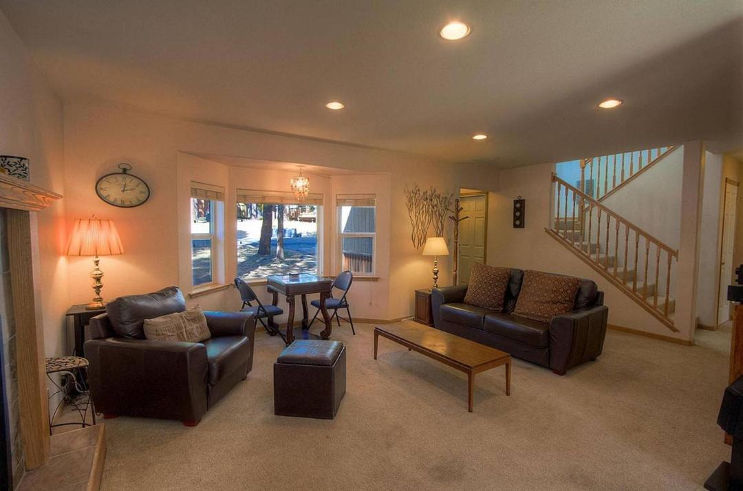 Photo of Livingroom in Pioneer Trail