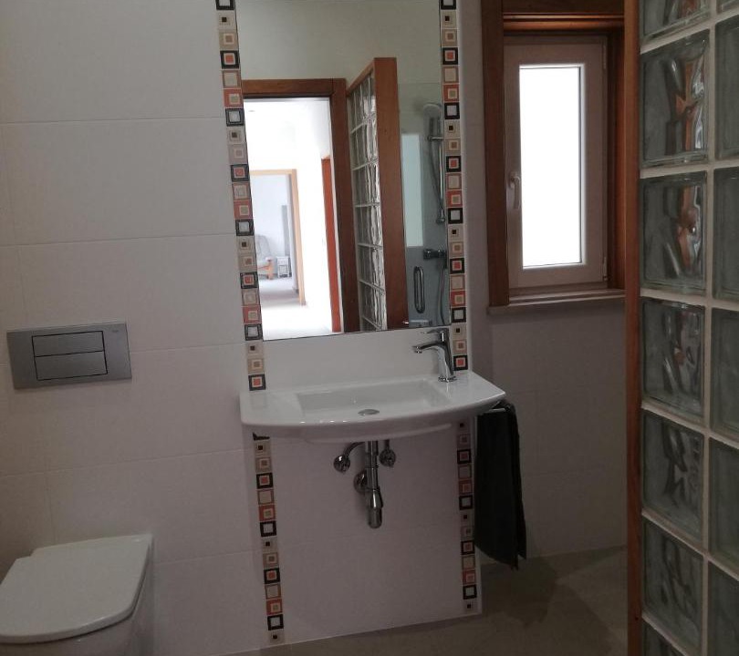 Photo of Bathroom in Alcobaca